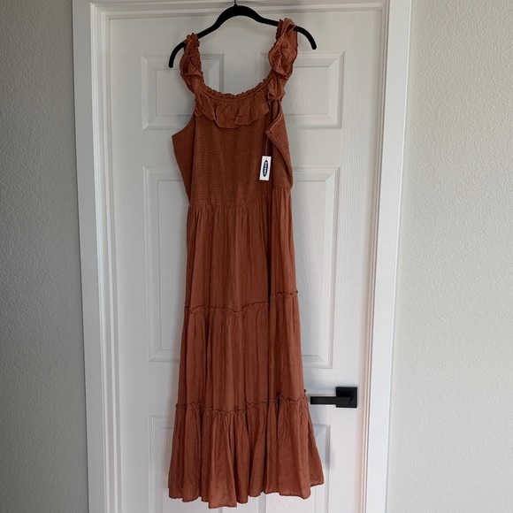 Old Navy Dresses & Skirts - NWT‎ Old Navy Rust Orange Ruffled Maxi Dress Large
